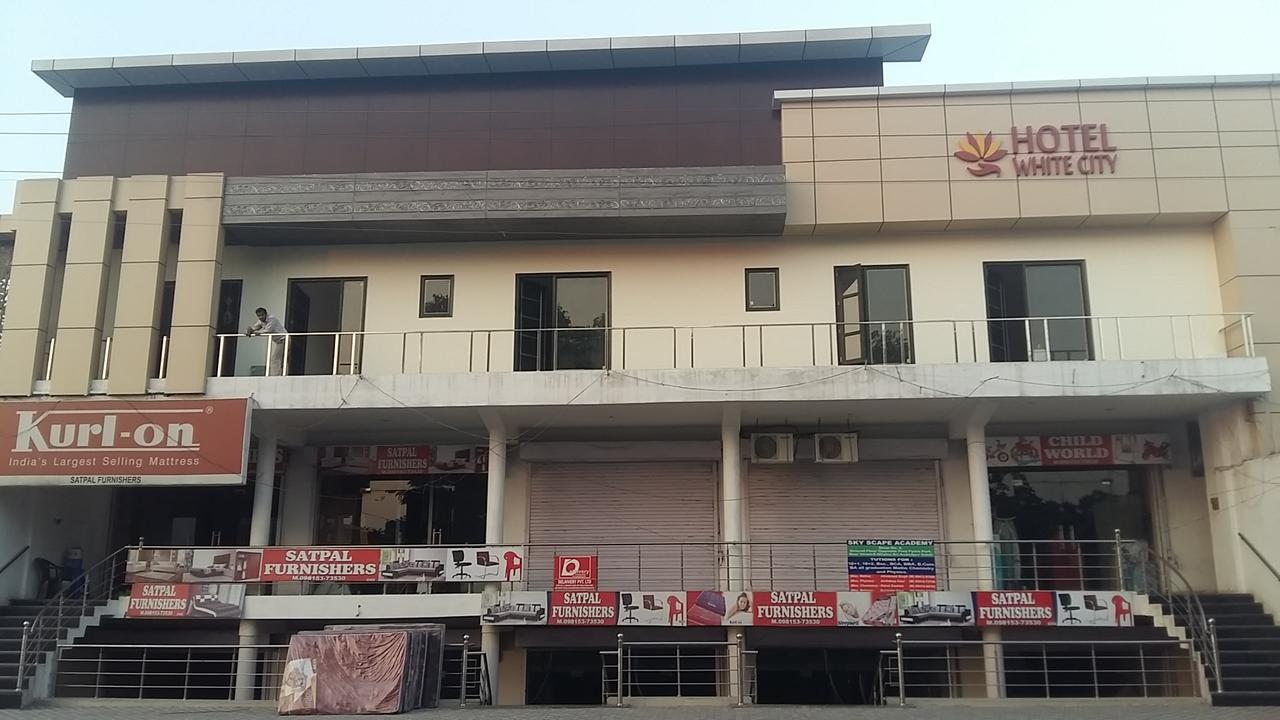 Oyo 30415 Hotel White City Anandpur  ภายนอก รูปภาพ