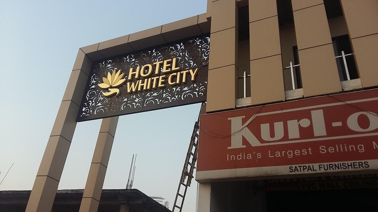 Oyo 30415 Hotel White City Anandpur  ภายนอก รูปภาพ