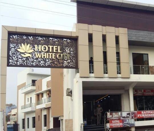 Oyo 30415 Hotel White City Anandpur  ภายนอก รูปภาพ