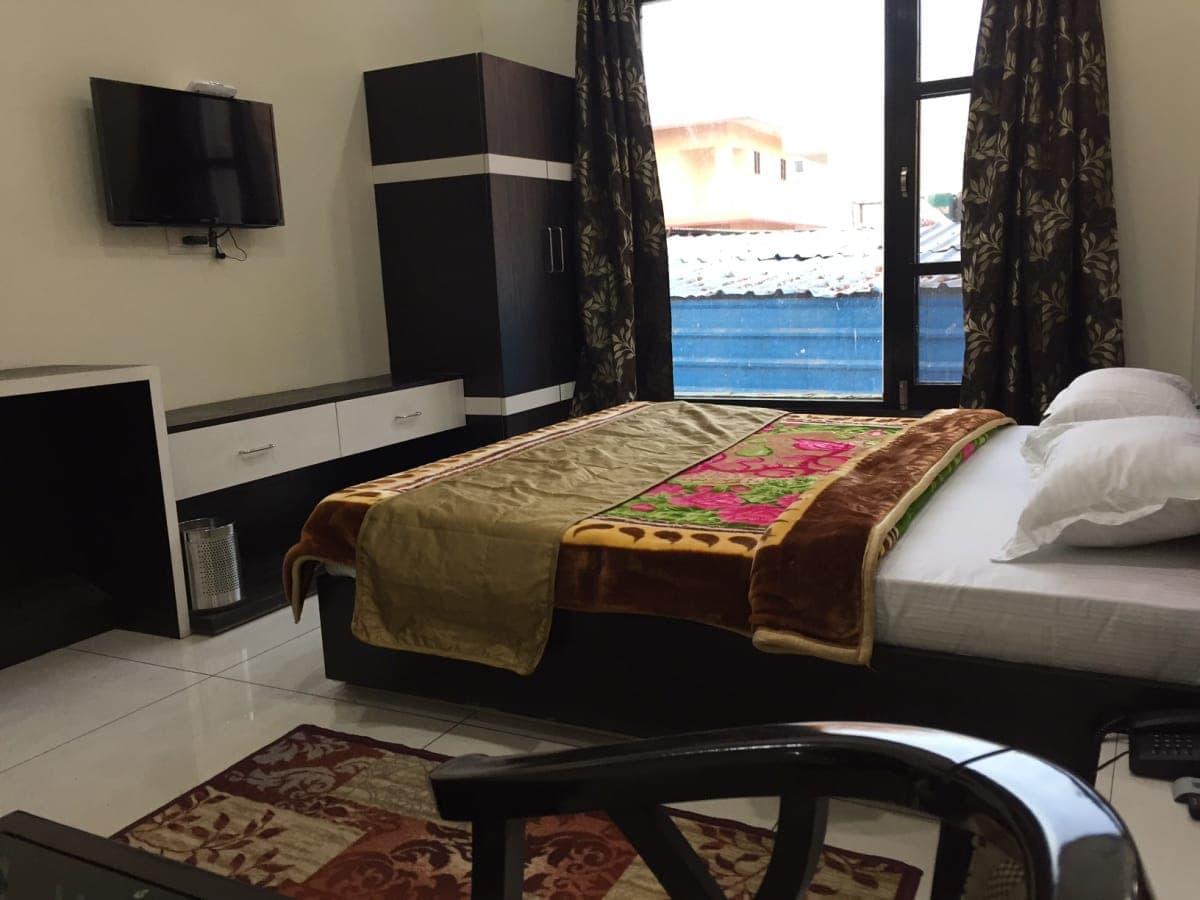 Oyo 30415 Hotel White City Anandpur  ภายนอก รูปภาพ