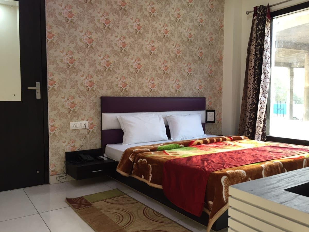 Oyo 30415 Hotel White City Anandpur  ภายนอก รูปภาพ