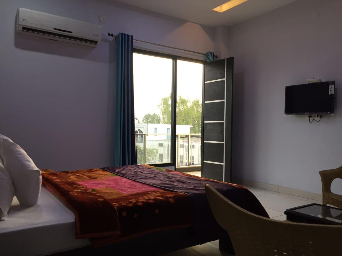 Oyo 30415 Hotel White City Anandpur  ภายนอก รูปภาพ