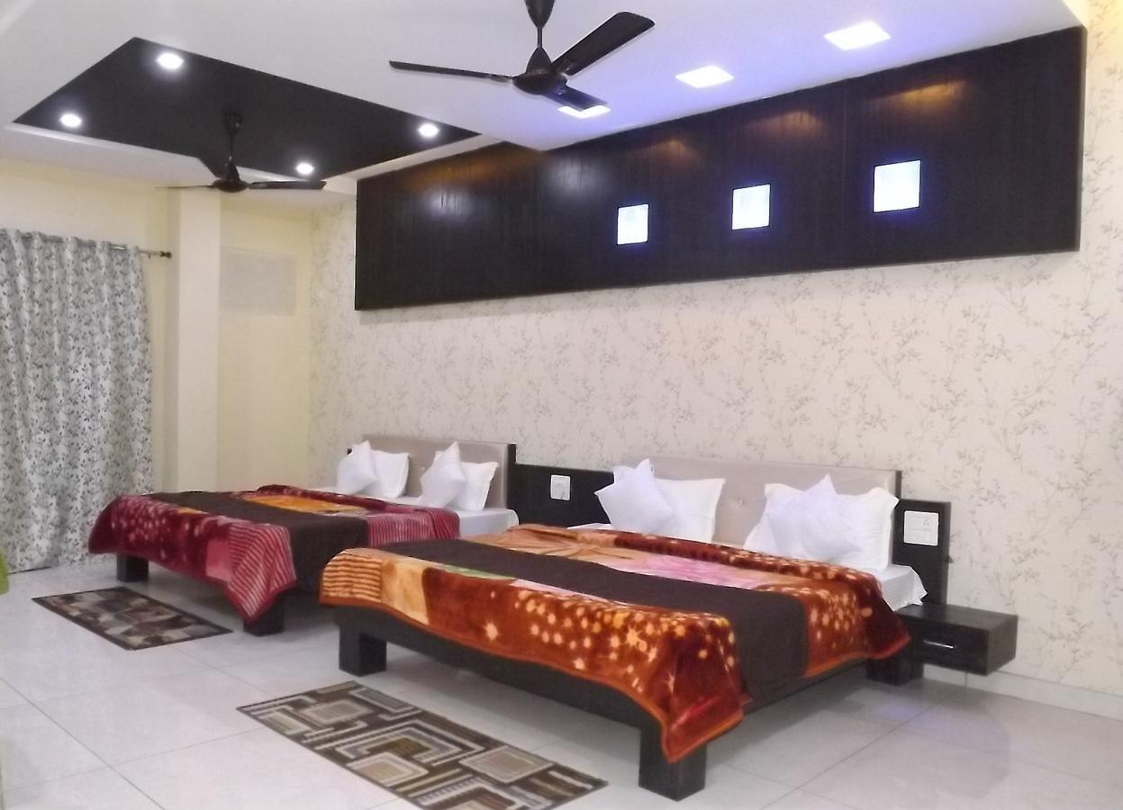 Oyo 30415 Hotel White City Anandpur  ภายนอก รูปภาพ