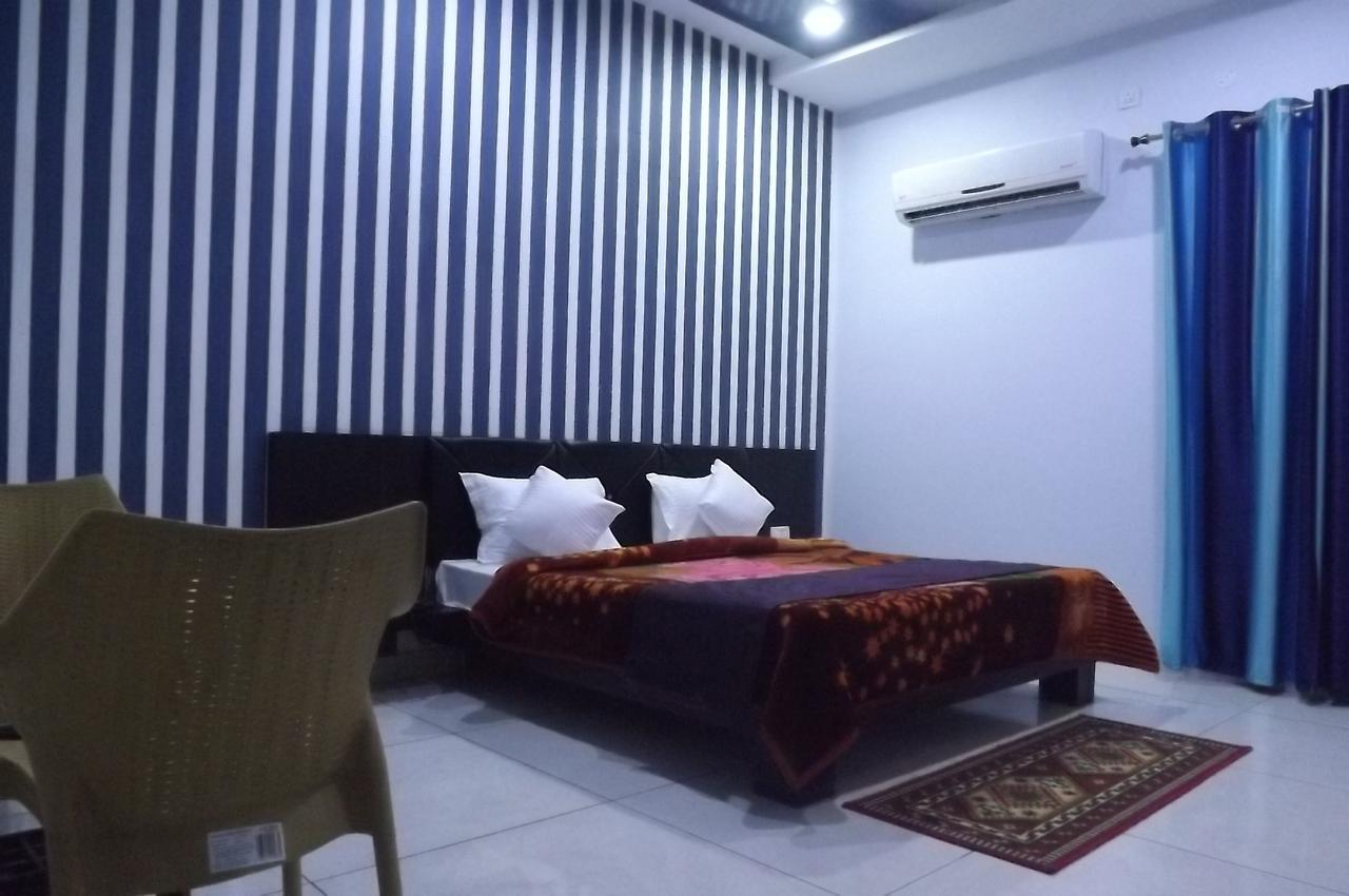 Oyo 30415 Hotel White City Anandpur  ภายนอก รูปภาพ